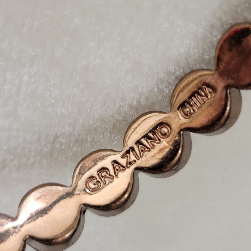 Bracelets - Picture 8 of 10